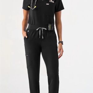 Figs Women’s Zamora Jogger, Size: Small/Petite, Color: Black